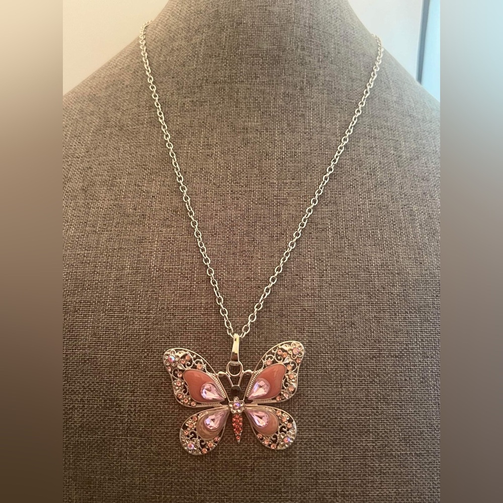 New Butterfly Rhinestone Pendant Necklace